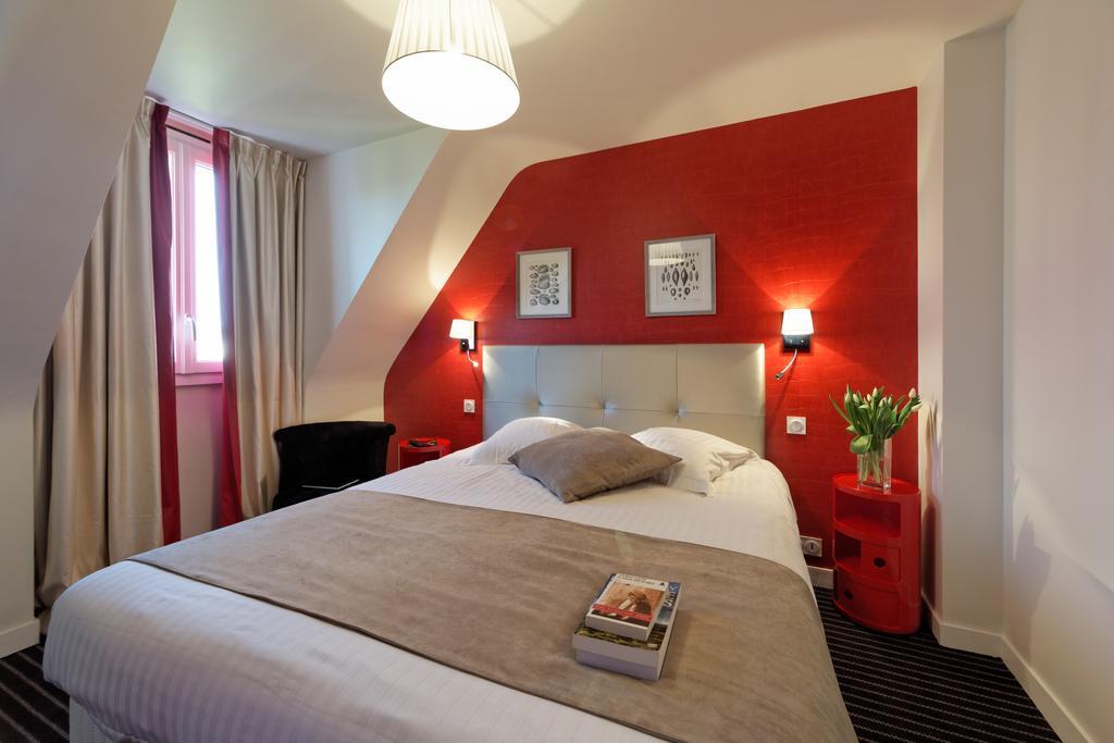 Hotel La Residence Des Artistes Roscoff Ruang foto