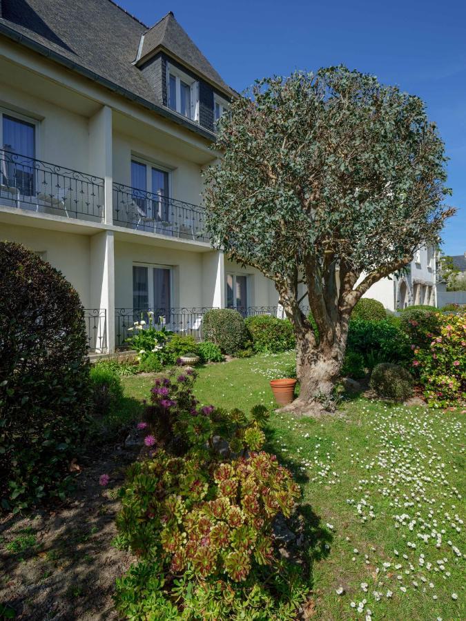 Hotel La Residence Des Artistes Roscoff Bagian luar foto