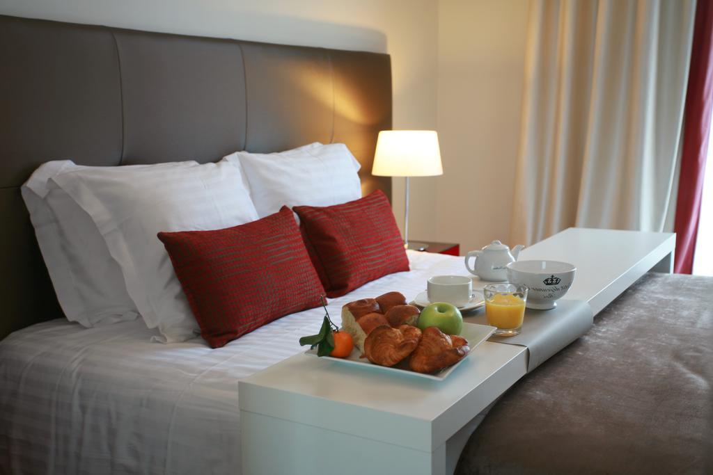 Hotel La Residence Des Artistes Roscoff Bagian luar foto
