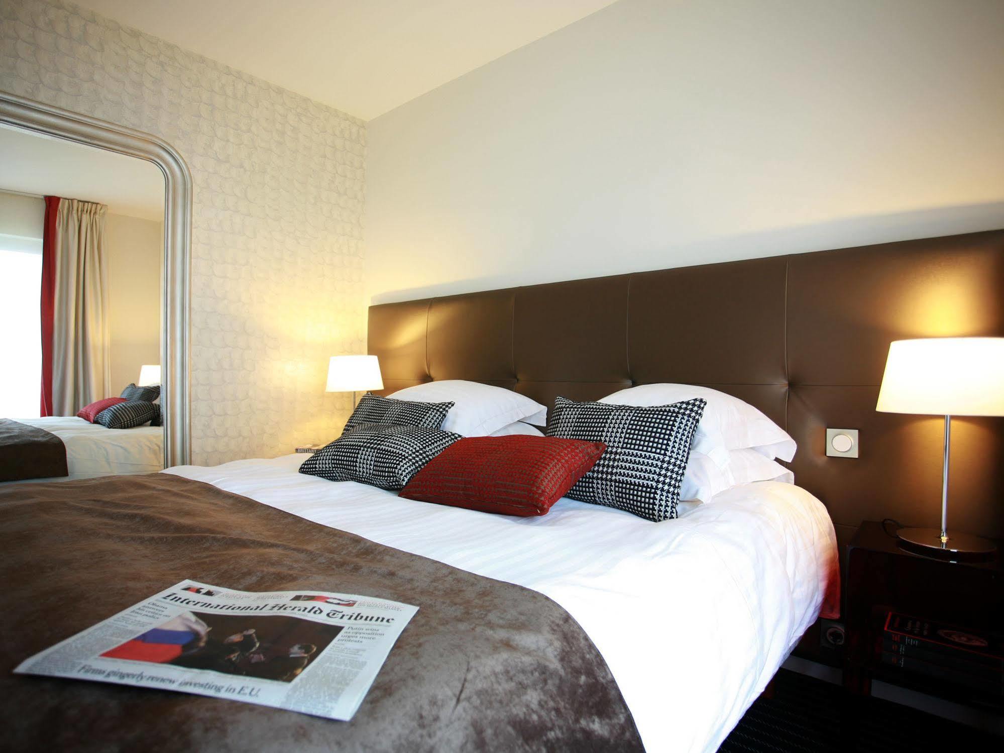 Hotel La Residence Des Artistes Roscoff Bagian luar foto