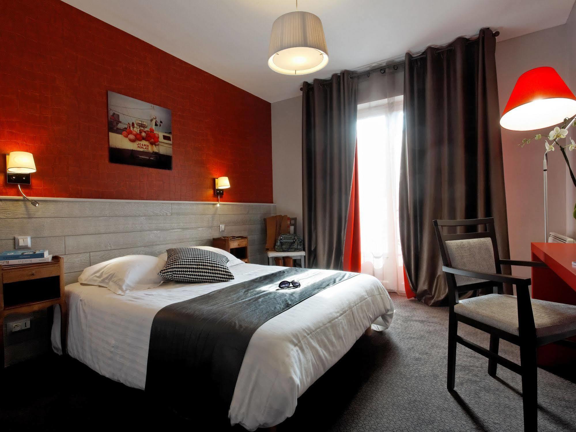 Hotel La Residence Des Artistes Roscoff Bagian luar foto